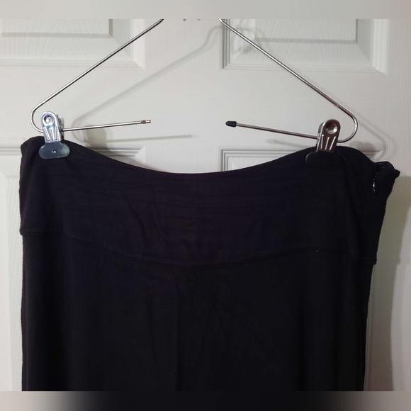 Catherine Stewart Black A-line Skirt - Picture 2 of 7